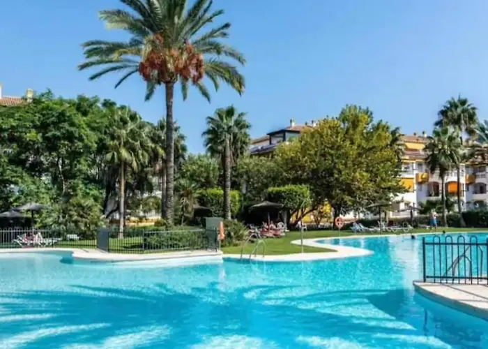 - Puerto Banus 马尔韦利亚